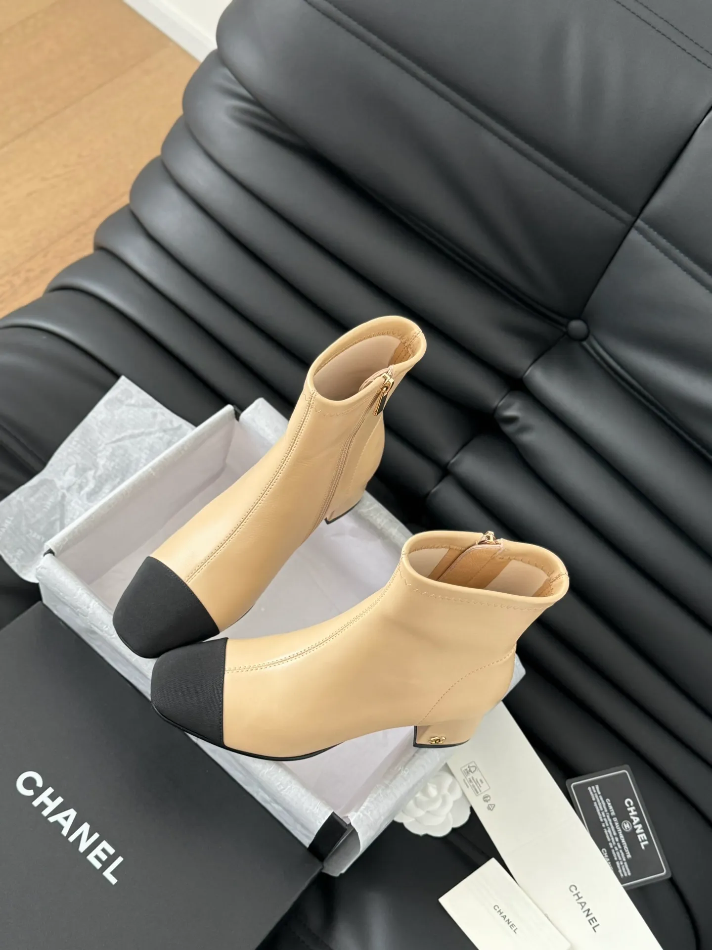 👟👟Ex-factory price 600👟👟 Purchasing-grade Chanel classic new elastic boots series! The leather texture is super good, and the upper is delicate ~ Calfskin upper, sheepskin lining, original outsole! Size:35-39 Other sizes are determined